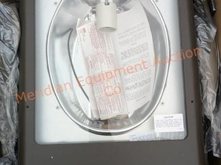 2--flagpole-lights-image-2