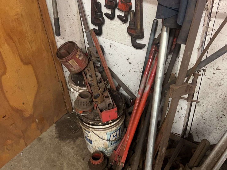 contents-of-wall-image-6