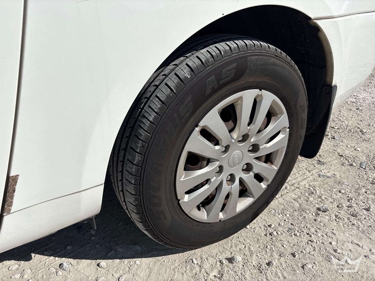 2014-kia-sedona-image-29