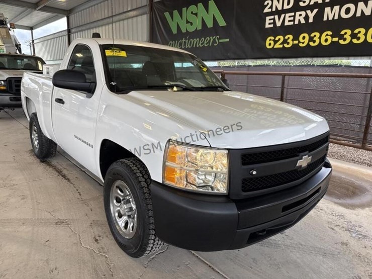 2009-chevrolet-silverado-1500-image-2