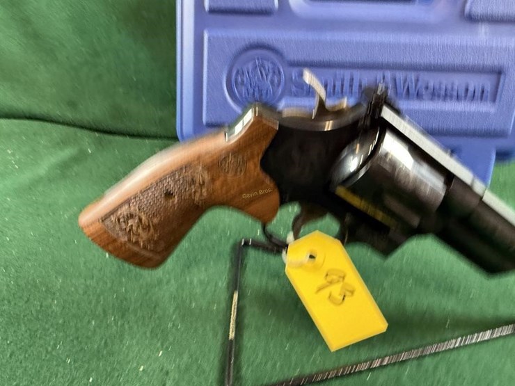 nib-smith-&-wesson-mdl.29-10-44mag-revolver-image-4