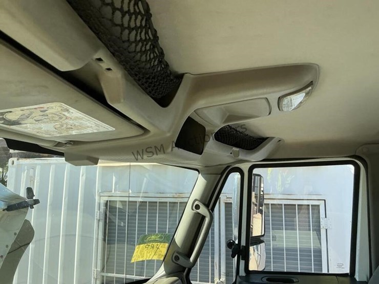 2013-international-7400-image-28