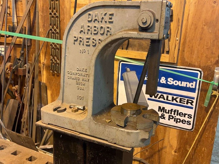 metal-working-table-image-27