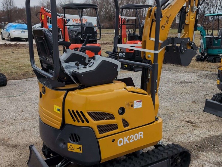 cfg-industrial-mini-excavator---qk20r---yellow-image-6
