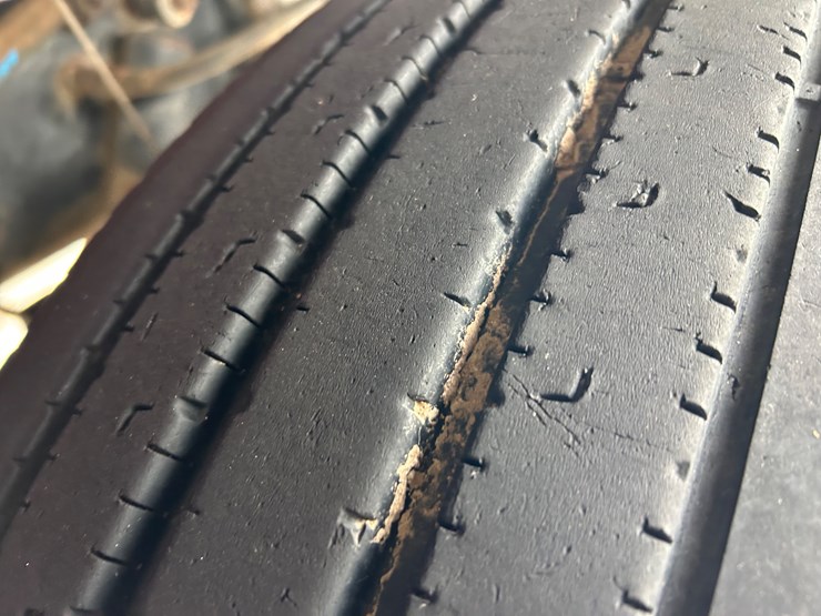 1994-peterbilt-379-image-26