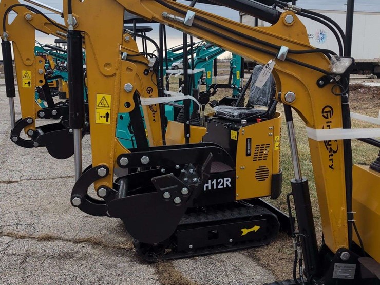 cfg-industrial-mini-excavator---h12r---yellow-image-2