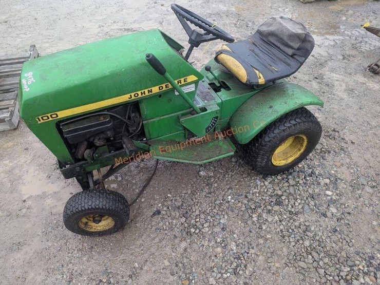 john-deere-100-image-2