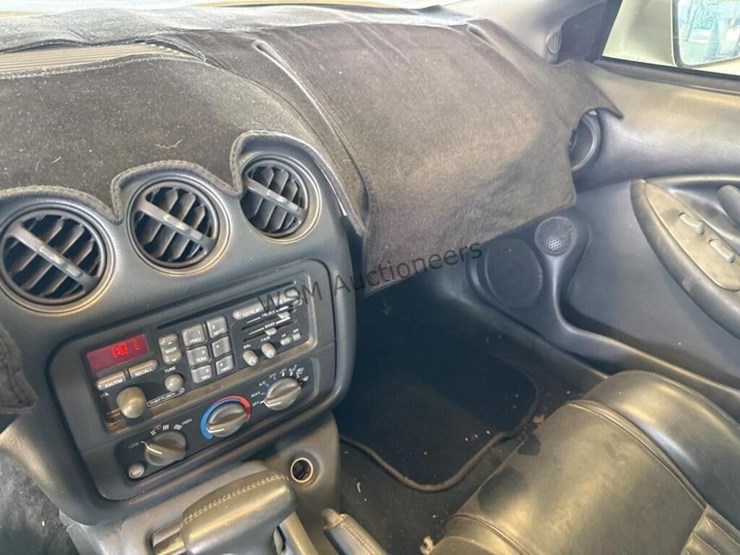 1996-pontiac-firebird-coupe-image-23