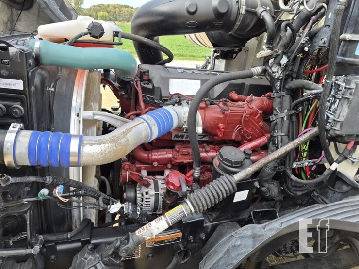 2024-mack-anthem-64t-image-24