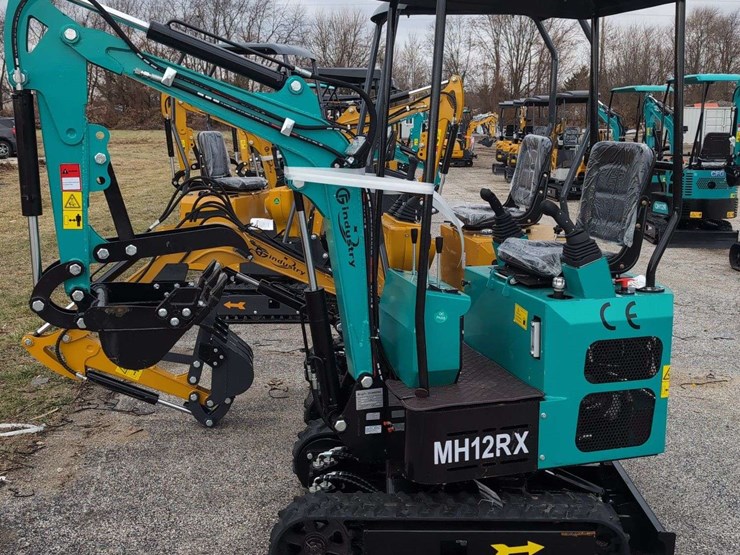 cfg-industrial-mini-excavator---mh12rx---green-image-1