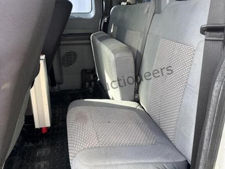 2016-ford-f550-image-37