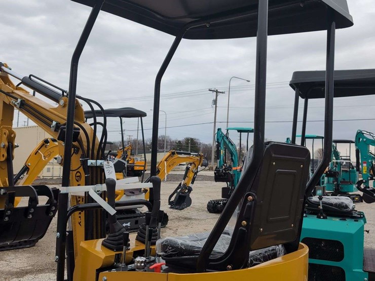 cfg-industrial-mini-excavator---h12r---yellow-image-5