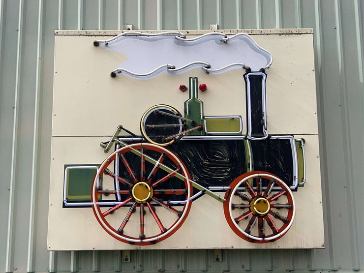 steam-engine-neon-sign-image-1