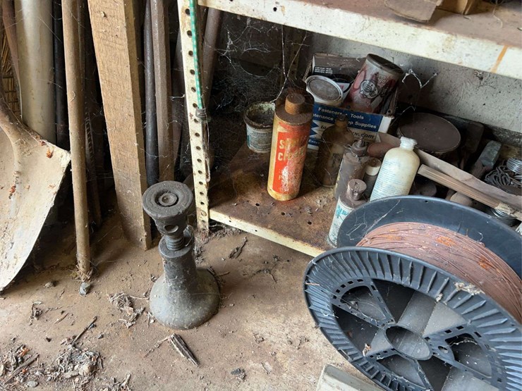 lincoln-arc-welder-and-welding-supplies-image-18