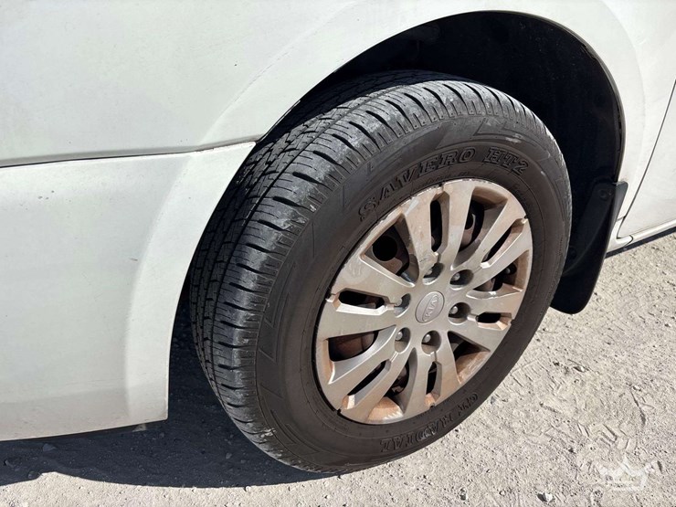 2014-kia-sedona-image-28