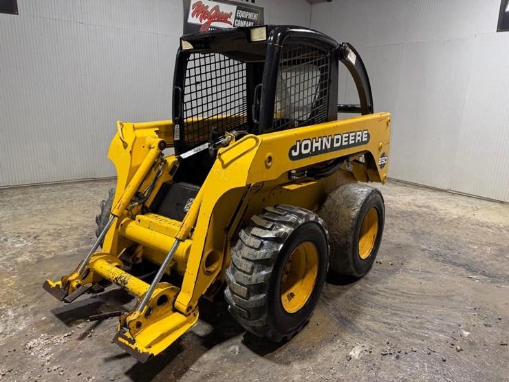 john-deere-250-image-2