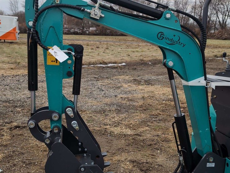 cfg-industrial-mini-excavator---qk16r---green-image-3