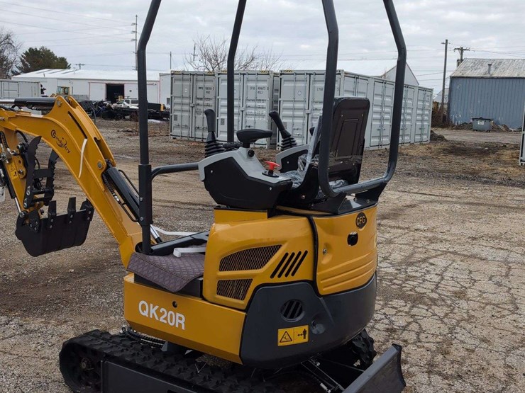cfg-industrial-mini-excavator---qk20r---yellow-image-5