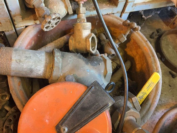 contents-of-shelving-image-11