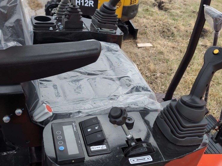 cfg-industrial-mini-excavator---nt20-cz---red-image-7