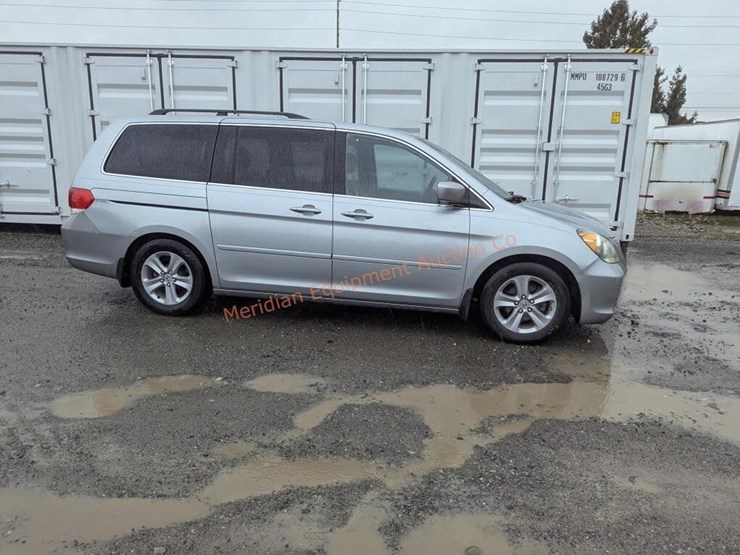 2009-honda-odyssey-image-1