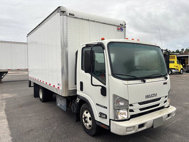 2020-isuzu-npr-hd-image-1