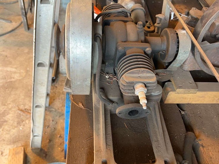 engines,-oil-jugs,-and-rope-image-8