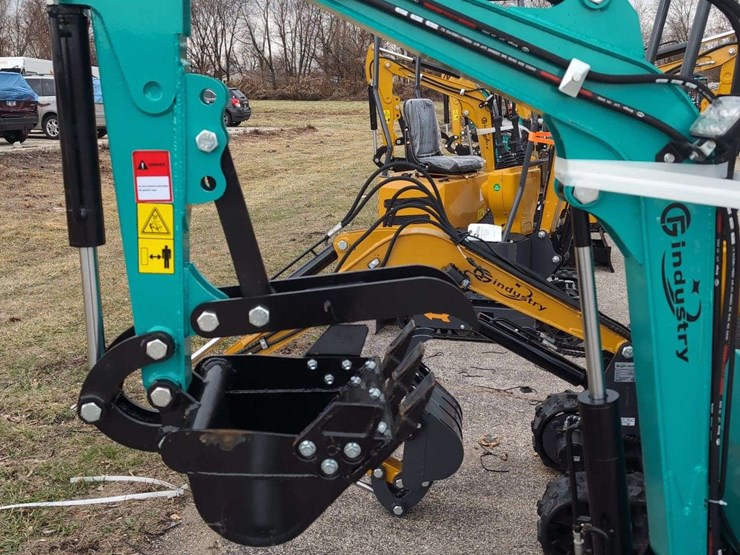 cfg-industrial-mini-excavator---mh12rx---green-image-2