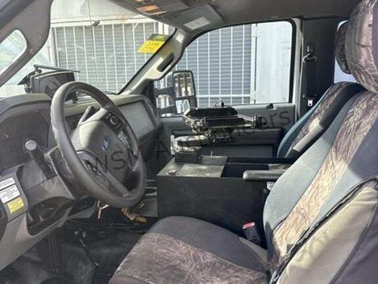 2016-ford-f550-image-35