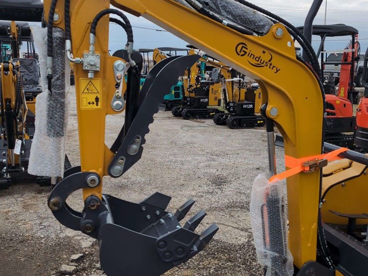 cfg-industrial-mini-excavator---qk18r---yellow-image-2