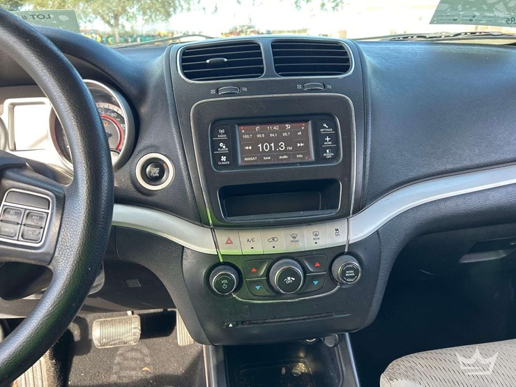 2014-dodge-journey-image-17