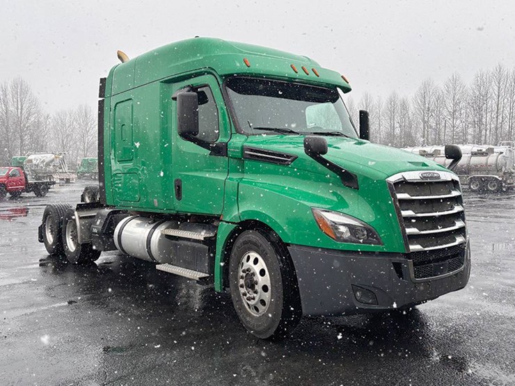 freightliner-cascadia-126-image-2