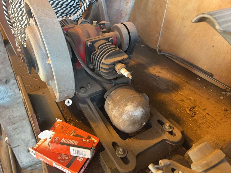 engines,-oil-jugs,-and-rope-image-5