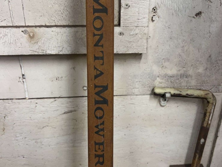 contents-of-wall-image-4