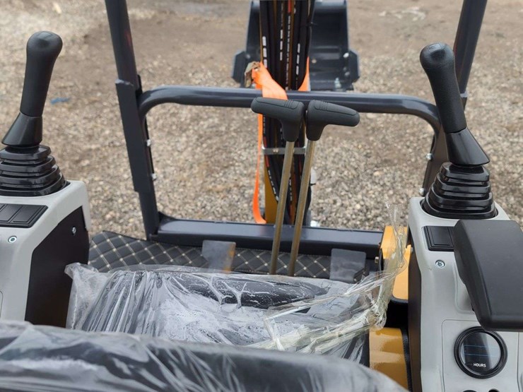 cfg-industrial-mini-excavator---qk18r---yellow-image-8