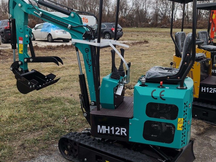 cfg-industrial-mini-excavator---mh12r---green-image-1