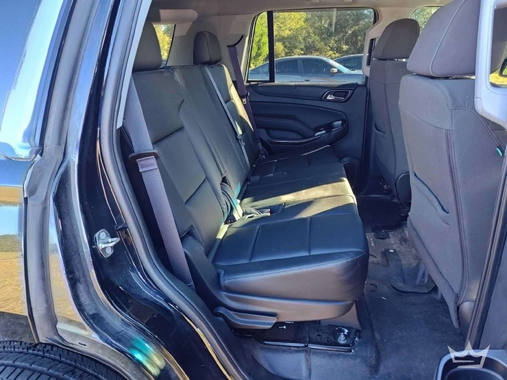 2017-chevrolet-tahoe-image-26