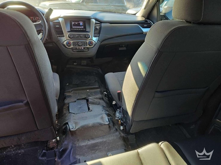 2017-chevrolet-tahoe-image-27