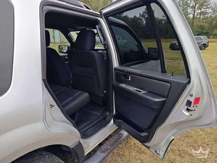 2017-ford-expedition-image-35