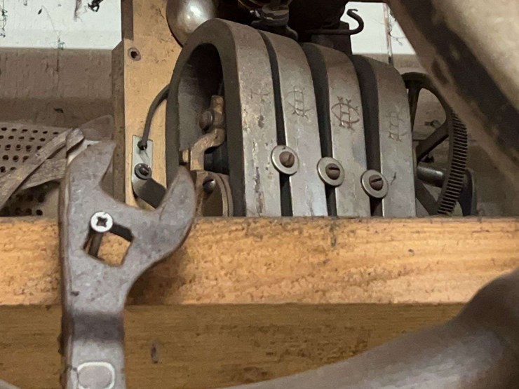 contents-of-left-side-of-the-shelf-image-11