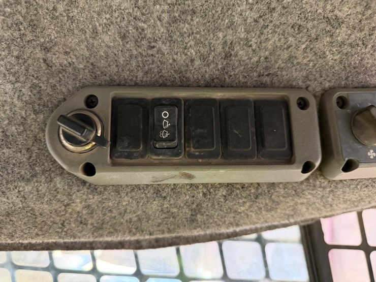 bobcat-t250-image-26