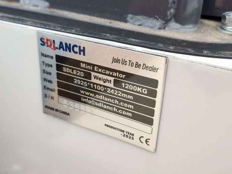 sdle20-mini-excavator---sd-launch-image-10