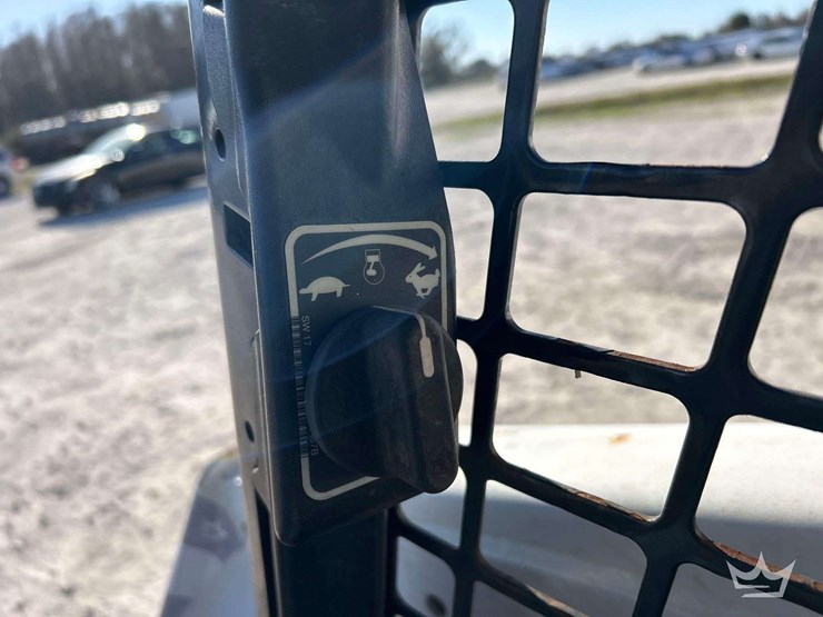 2019-bobcat-t590-image-10