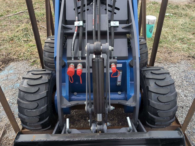 agt-wheeled-skid-steer-loader-mx-mrw14---blue-image-4