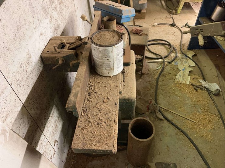 contents-of-wood-working-room-image-35