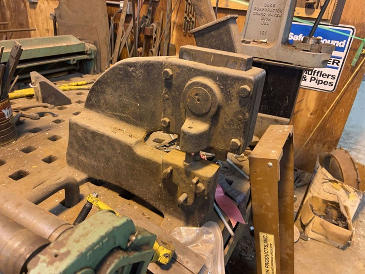 metal-working-table-image-23