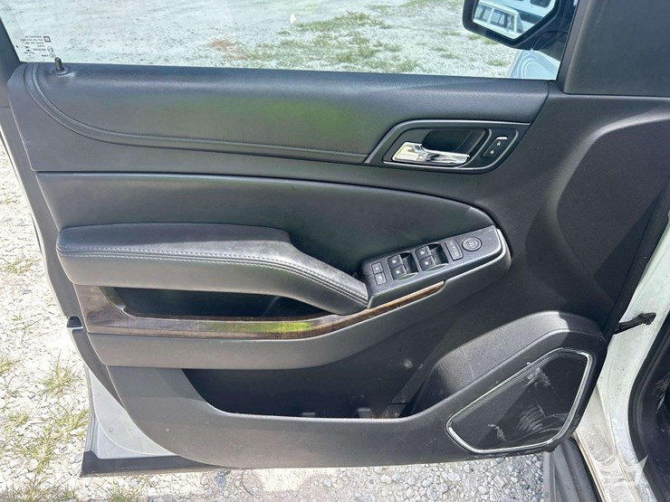 2016-chevrolet-tahoe-image-11