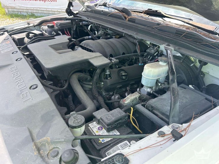 2016-chevrolet-tahoe-image-8