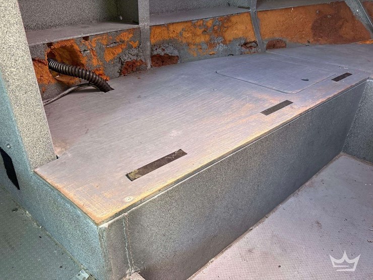 tug-boat-with-tri-axle-magic-tilt-boat-trailer-image-83