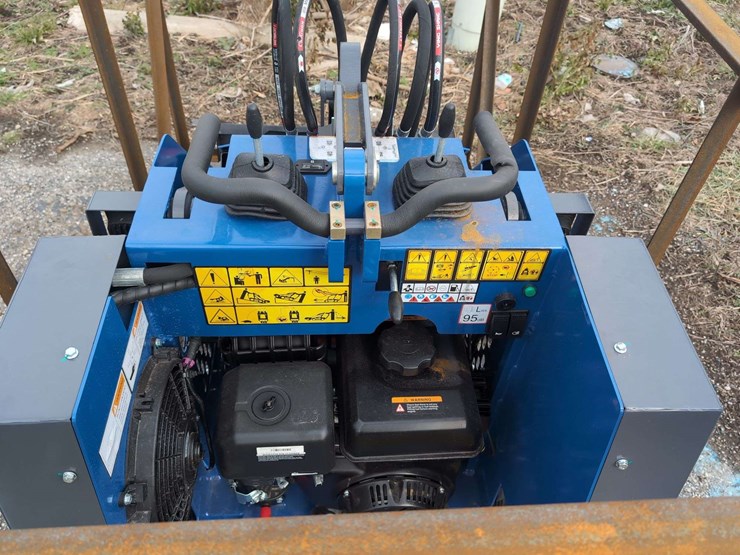 agt-wheeled-skid-steer-loader-mx-mrw14---blue-image-8